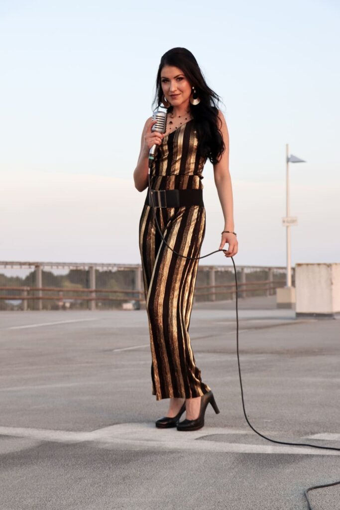 Profi-Sängerin Mel